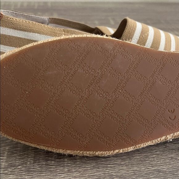 Vionic Shoes 321 Vionic Valeri Slip On Shoes - Picture 5 of 6